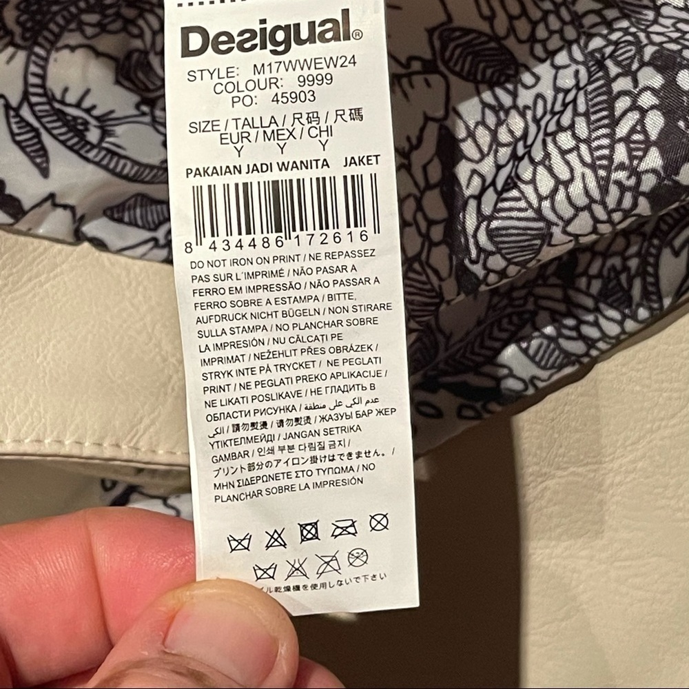 Desigual Cream Color Women’s Biker Jacket size 38 With Design in Back - Picture 10 of 16